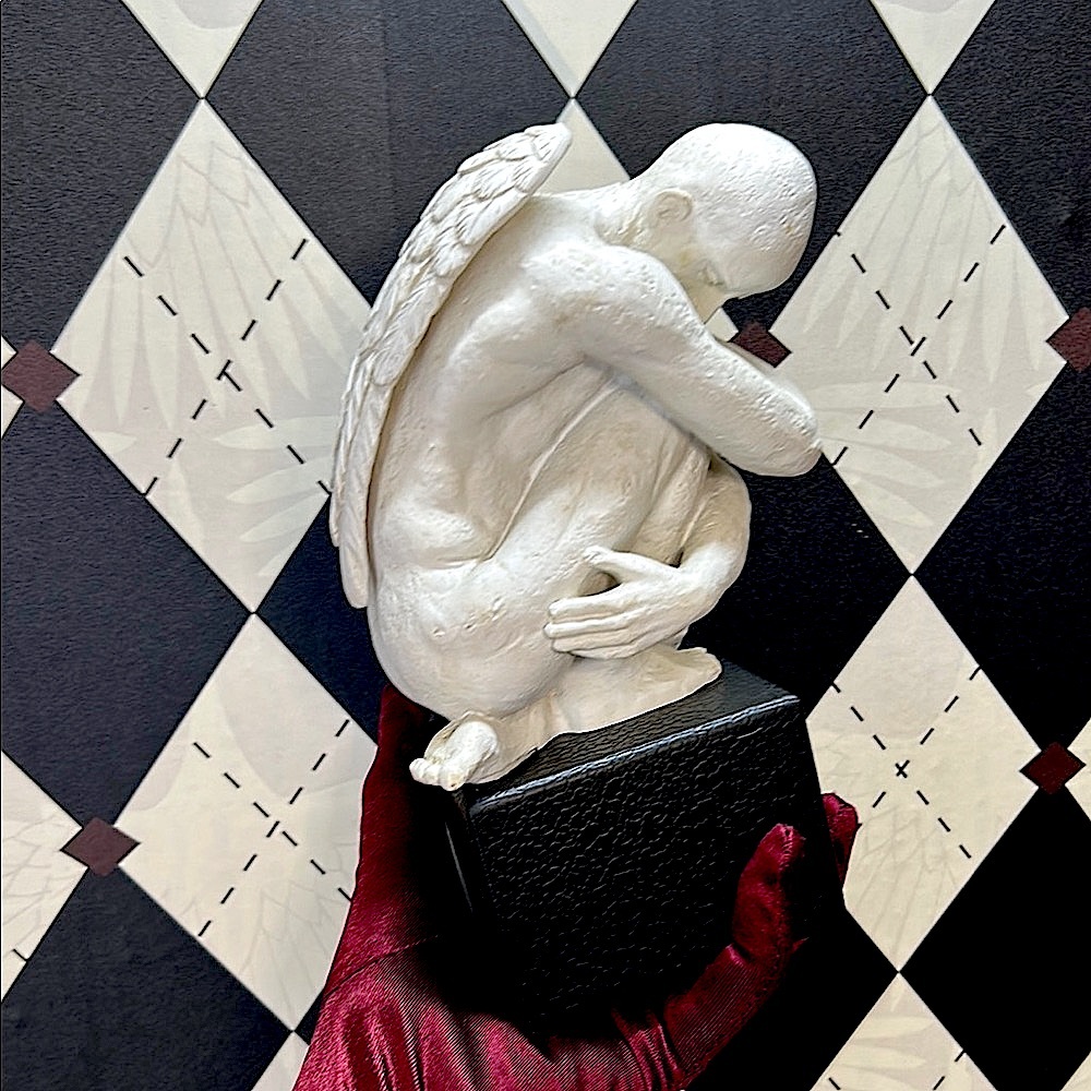 Vitruvian Weeping Angel Sculpture – Pensive Angel Inspired by da Vinci | TMS - Picture 14 of 17
